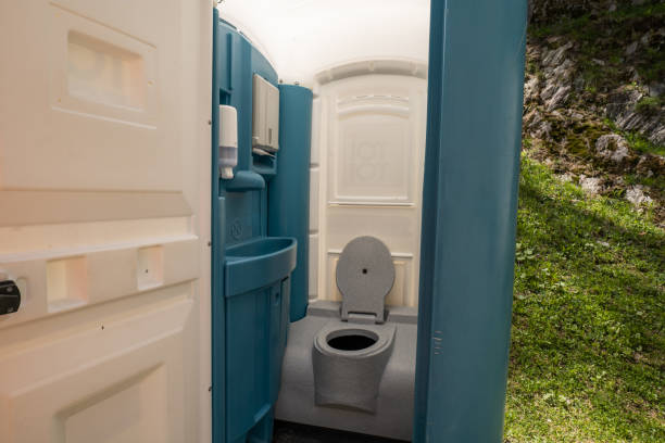 Best Sanitation services for porta potties  in Derby, CT